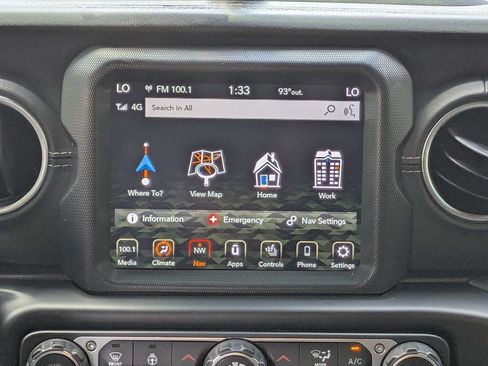 Used 2021 Jeep Wrangler Unlimited Sahara AWD/4WD image 17
