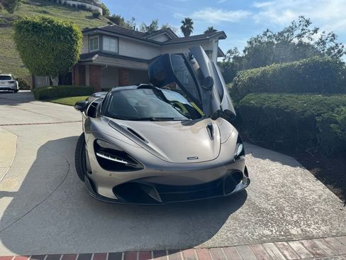 Used 2019 McLaren 720S Performance image 1