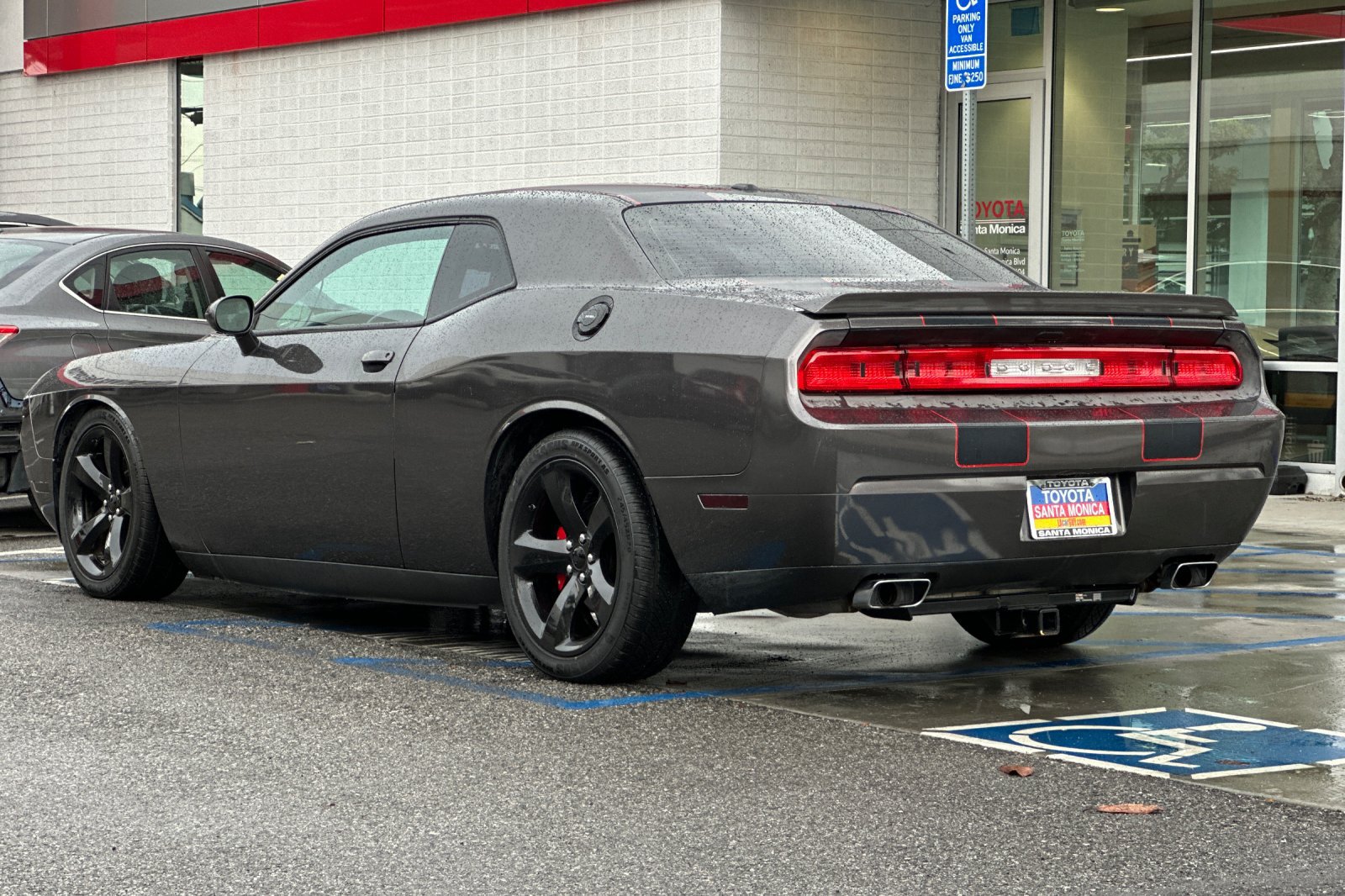 Used 2013 Dodge Challenger R/T w/ Blacktop Pkg RWD image 6
