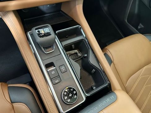 Used 2023 Nissan Pathfinder Platinum image 20