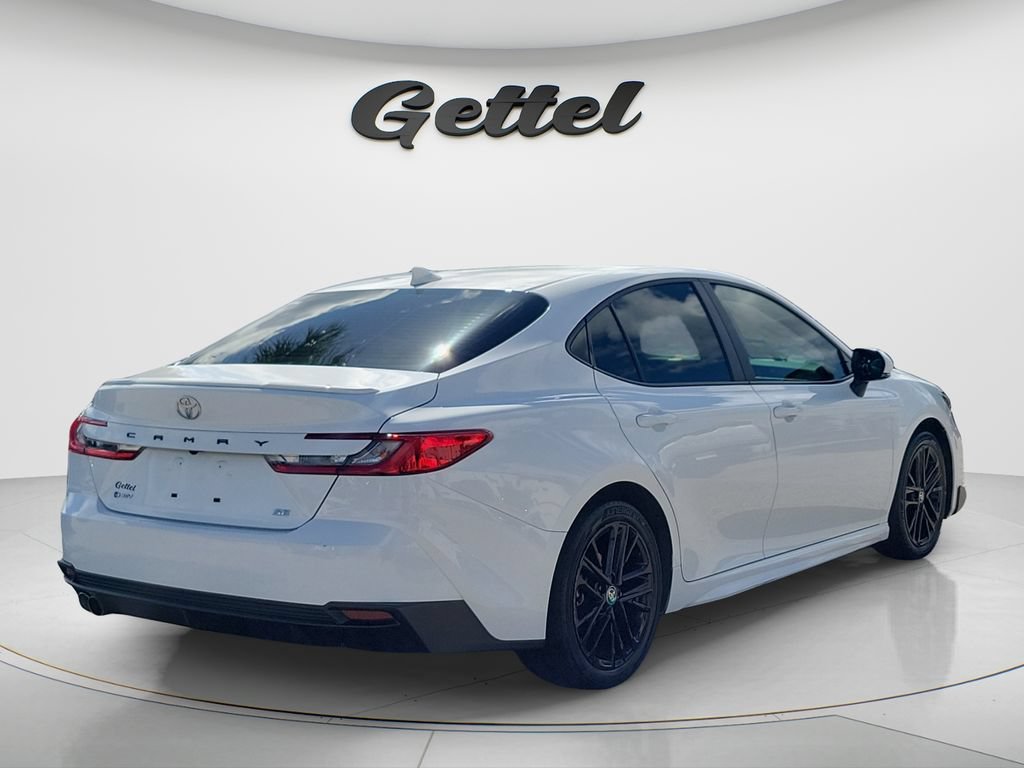 Used 2025 Toyota Camry SE w/ Multimedia Upgrade Package FWD image 5
