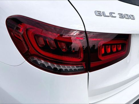 Used 2022 Mercedes-Benz GLC 300 4MATIC image 21