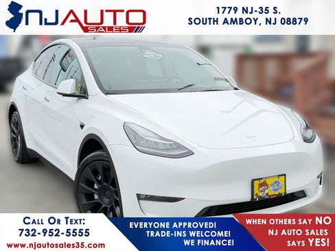 Used 2022 Tesla Model Y Long Range image 1