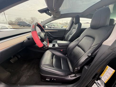 Used 2022 Tesla Model 3 Standard Range image 9