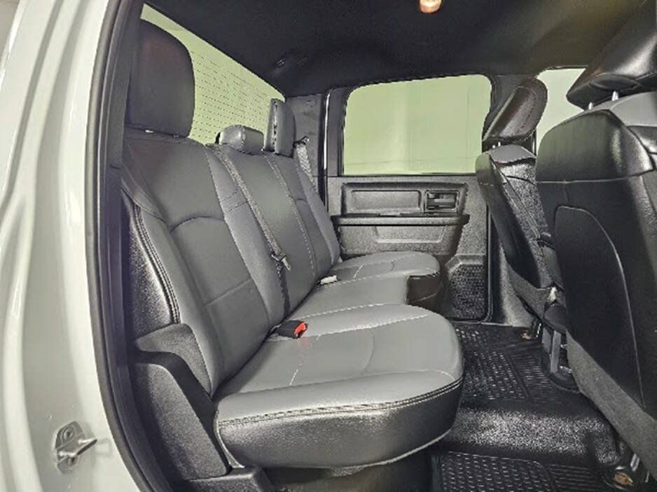 Used 2023 RAM 2500 Tradesman w/ Chrome Appearance Group AWD/4WD image 16