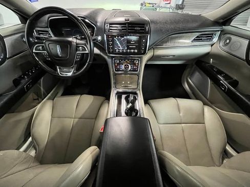 Used 2018 Lincoln Continental Reserve AWD/4WD image 17