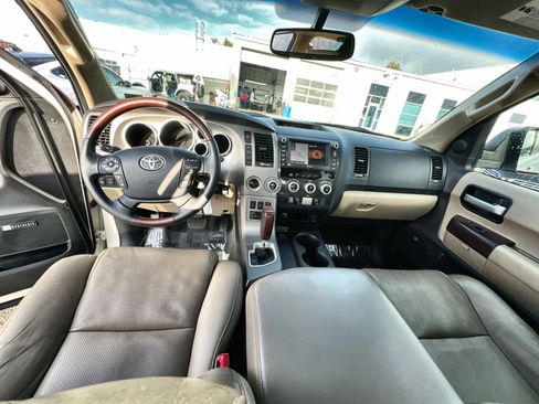 Used 2013 Toyota Sequoia Platinum image 22