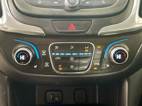 Used 2018 Chevrolet Equinox LT image 9