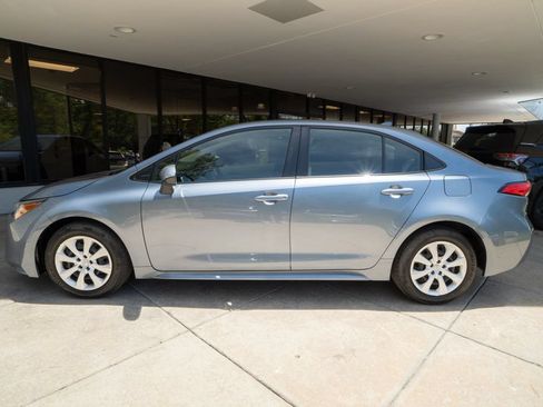 Used 2024 Toyota Corolla LE FWD image 4