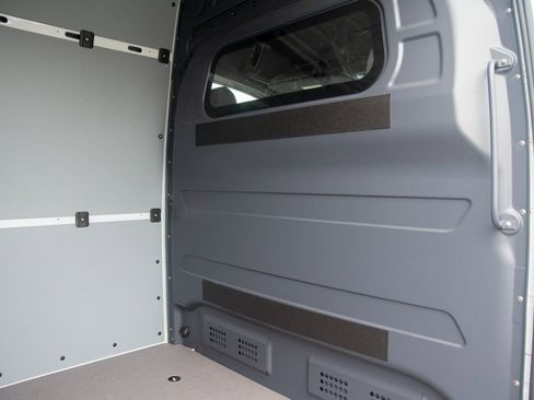 New 2025 Mercedes-Benz Sprinter 2500 image 38