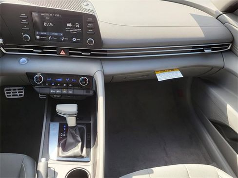 New 2025 Hyundai Elantra Sport image 10