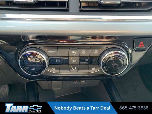 Used 2025 Chevrolet Trax LT w/ LT Convenience Package FWD image 16