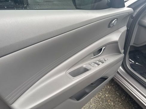 Used 2023 Hyundai Elantra SEL image 18