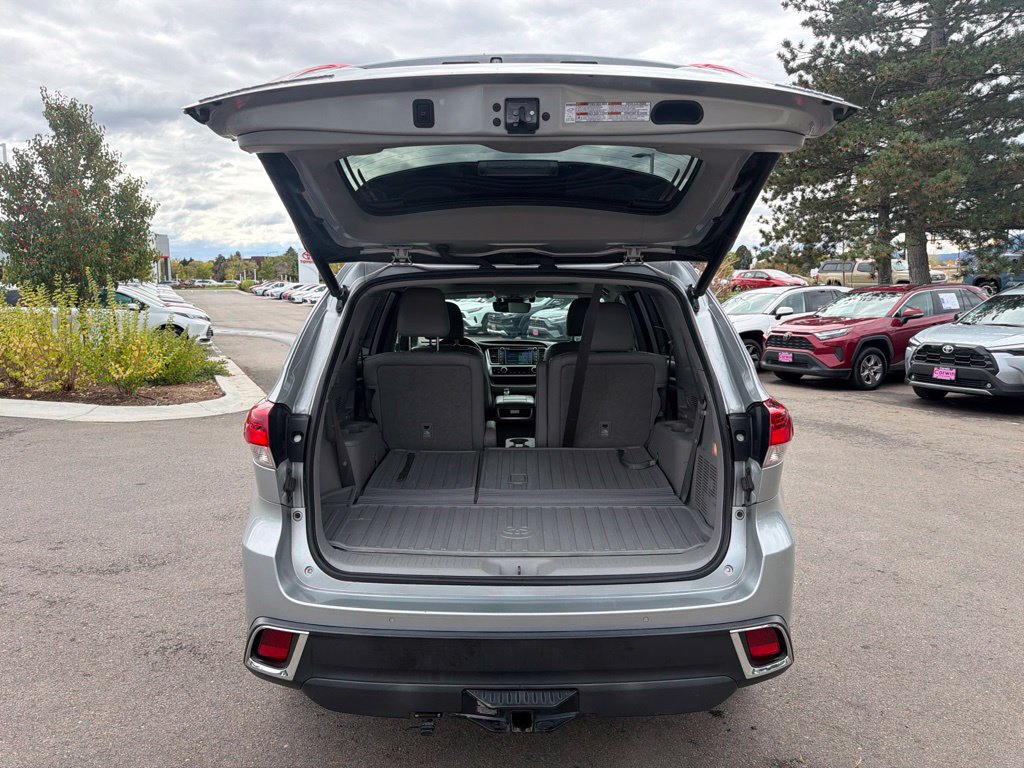 Used 2018 Toyota Highlander Limited Platinum AWD/4WD image 17