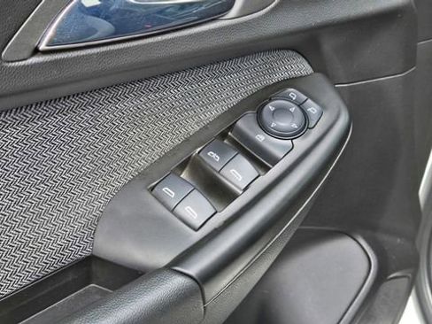 Used 2023 Chevrolet TrailBlazer LT FWD image 16