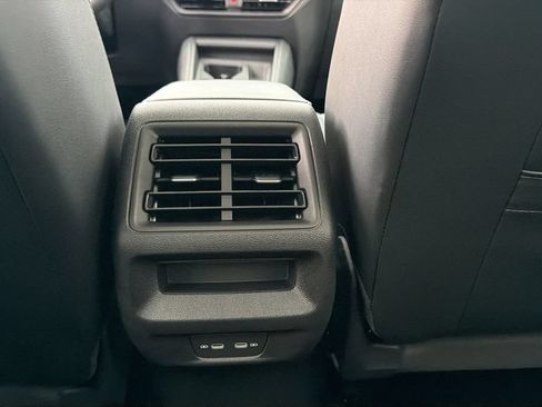 New 2026 Volkswagen Tiguan SE FWD image 27