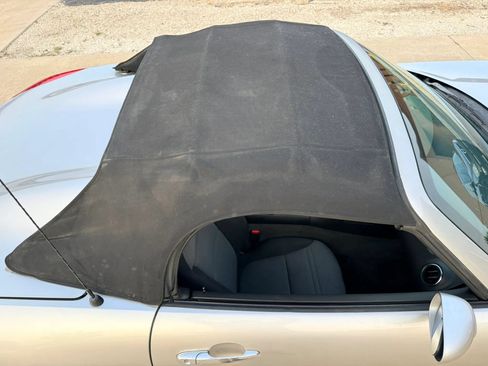 Used 2007 Pontiac Solstice Convertible RWD image 19