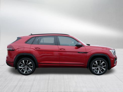 Used 2025 Volkswagen Atlas Cross Sport SEL R-Line AWD/4WD image 8