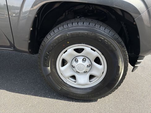 Used 2021 Toyota Tacoma SR image 12