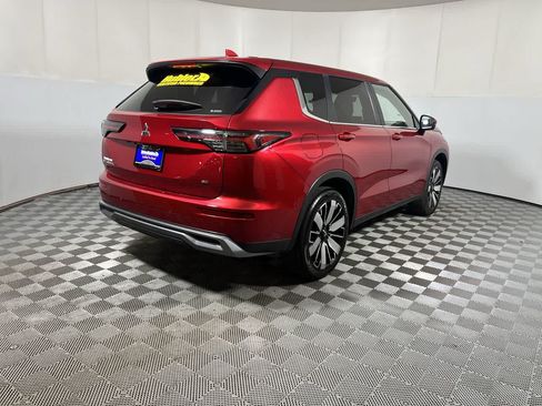 Used 2025 Mitsubishi Outlander AWD image 8