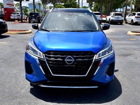 Used 2024 Nissan Kicks SV image 2