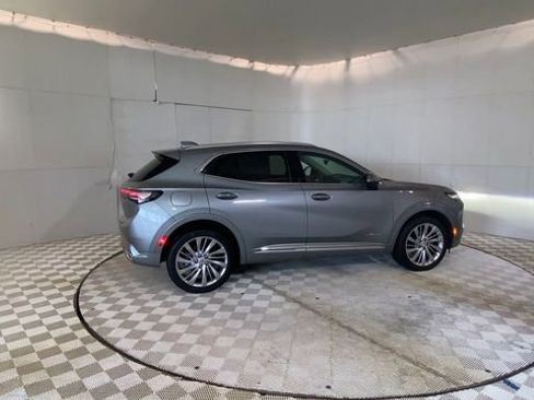 Used 2025 Buick Envision Avenir AWD/4WD image 9