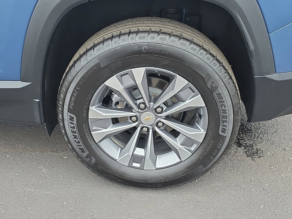 Used 2026 Chevrolet Equinox LT AWD/4WD image 13