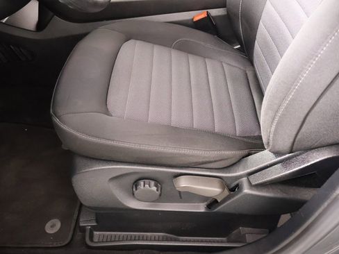 Used 2021 Ford Edge SE image 11