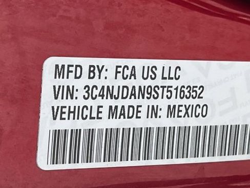 Certified 2025 Jeep Compass Sport w/ Mopar Graphics Package image 25