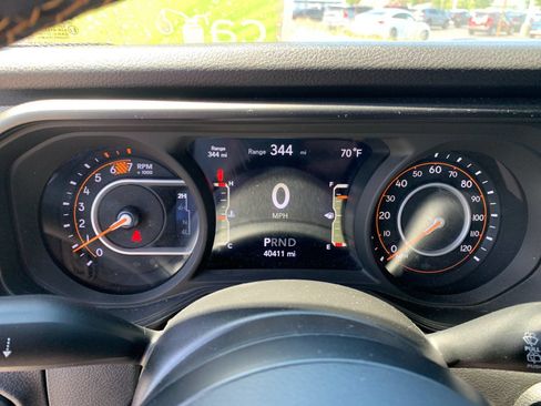 Used 2024 Jeep Wrangler Unlimited Sport AWD/4WD image 29