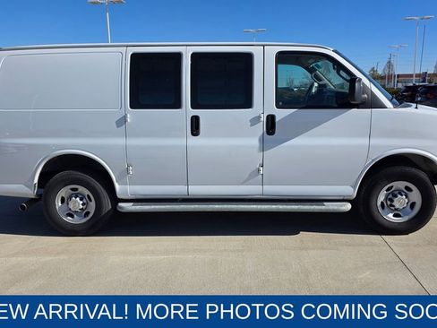 Used 2024 Chevrolet Express 2500 w/ Driver Convenience Package image 6