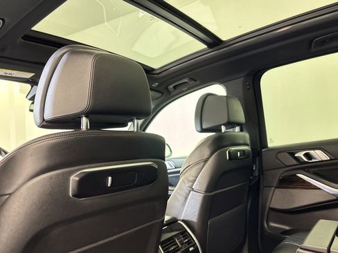 Used 2025 BMW X5 xDrive50e AWD/4WD image 33