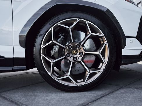 Used 2024 Lamborghini Urus Performante image 25