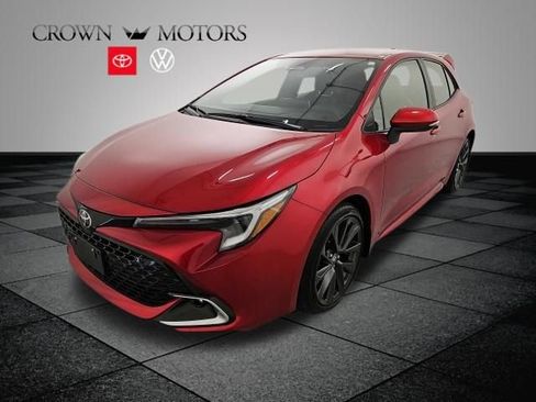 Used 2025 Toyota Corolla XSE FWD image 3