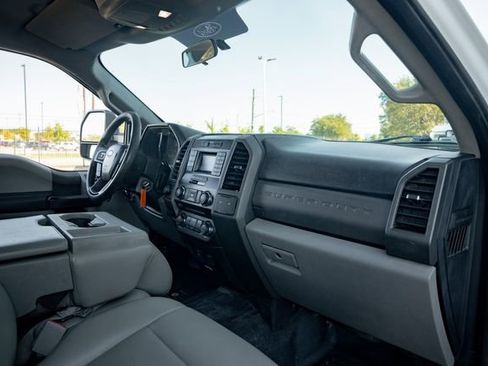 Used 2018 Ford F250 XL w/ Power Equipment Group image 33