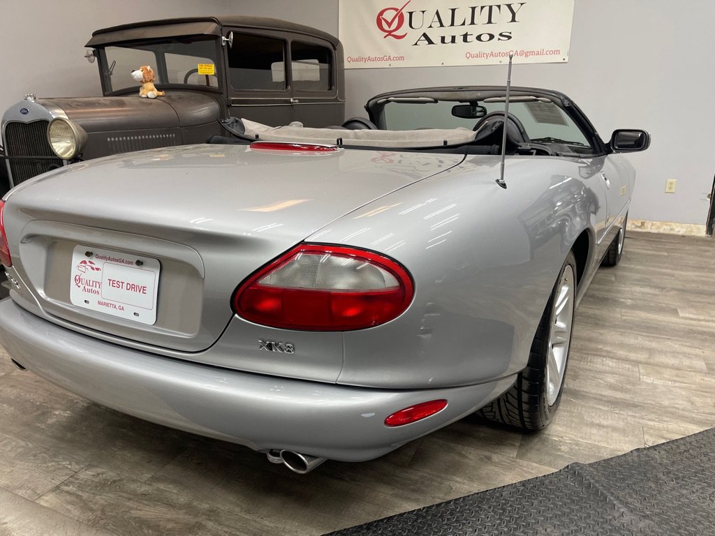 Used 2000 Jaguar XK8 Convertible RWD image 17