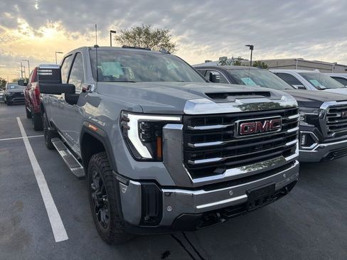 Used 2024 GMC Sierra 2500 SLT w/ SLT Premium Package image 2