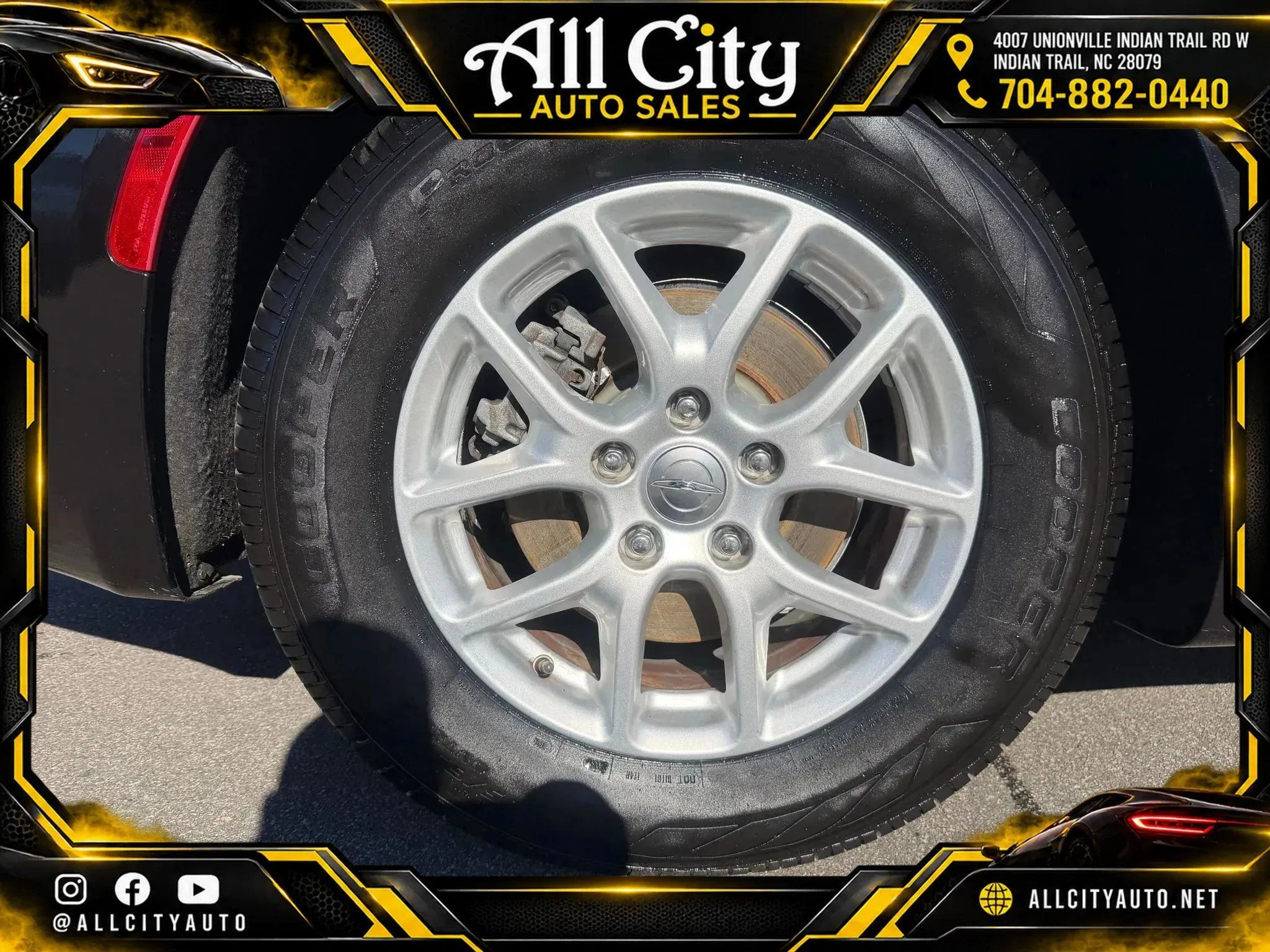 Used 2020 Chrysler Voyager Lxi FWD image 37
