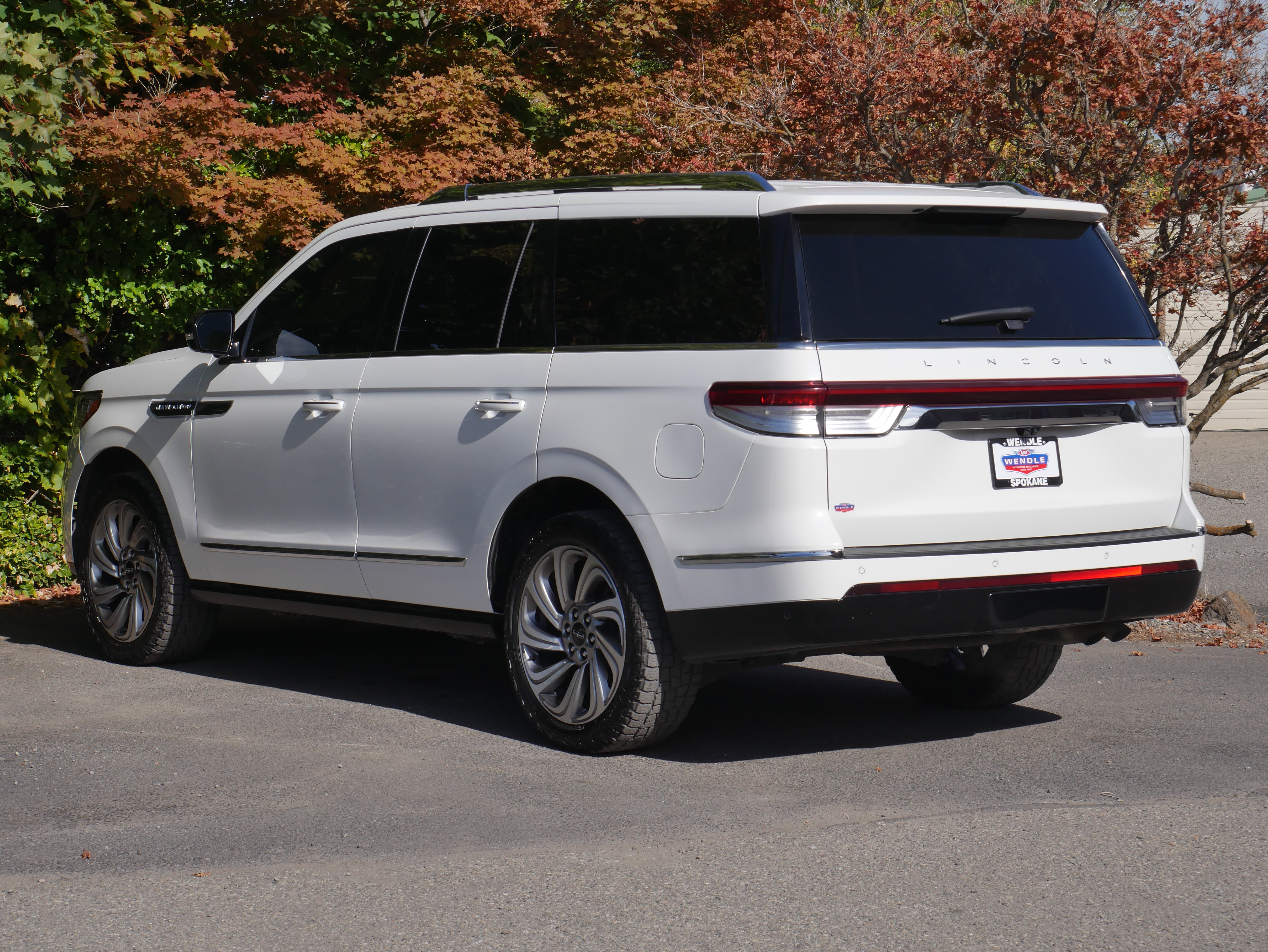 Used 2023 Lincoln Navigator Reserve w/ Equipment Group 201A AWD/4WD image 22