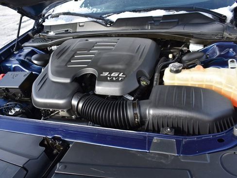 Used 2016 Dodge Challenger SXT image 29