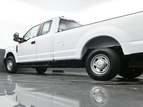 Used 2022 Ford F250 XL w/ Power Equipment Group image 23