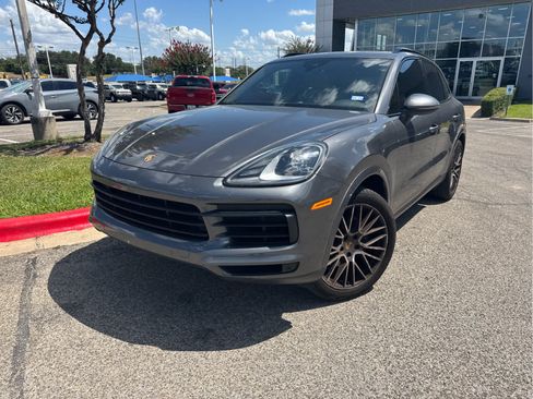 Used 2019 Porsche Cayenne AWD/4WD image 2
