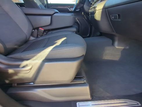 Used 2025 Chevrolet Silverado 2500 LT w/ Convenience Package image 21