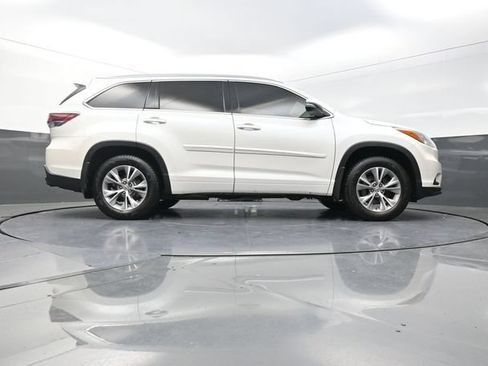 Used 2015 Toyota Highlander XLE AWD/4WD image 39