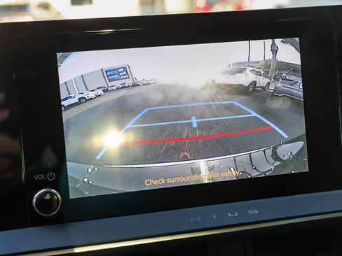 Certified 2025 Toyota Prius XLE image 26