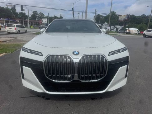 Used 2023 BMW 740i RWD image 9