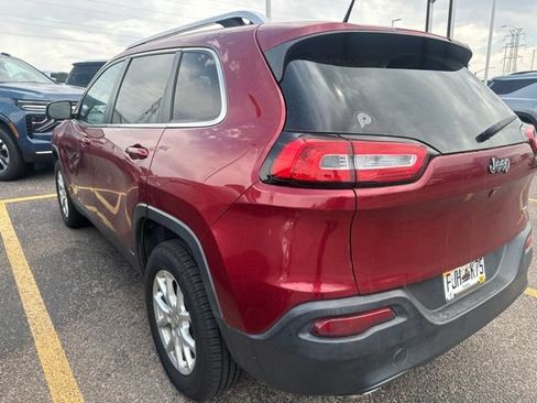 Used 2015 Jeep Cherokee Latitude w/ Cold Weather Group AWD/4WD image 6