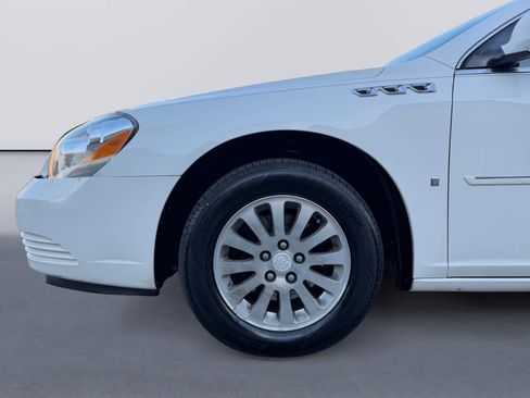 Used 2007 Buick Lucerne CX image 9