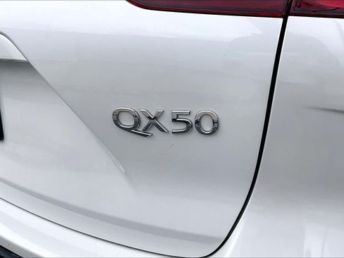 Used 2021 INFINITI QX50 Luxe w/ Cargo Package FWD image 9