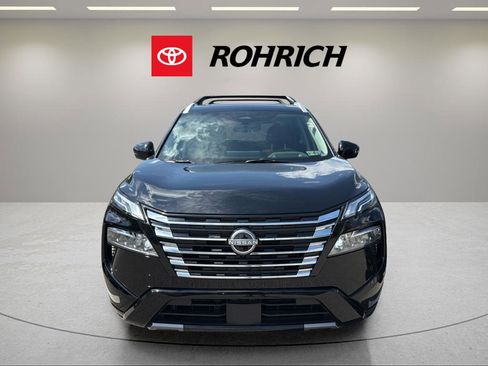 Used 2026 Nissan Rogue Platinum w/ Platinum Premium Package AWD/4WD image 2